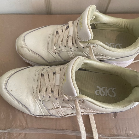 Asics women’s gelsaga trainers size UK 5 - Picture 4 of 16